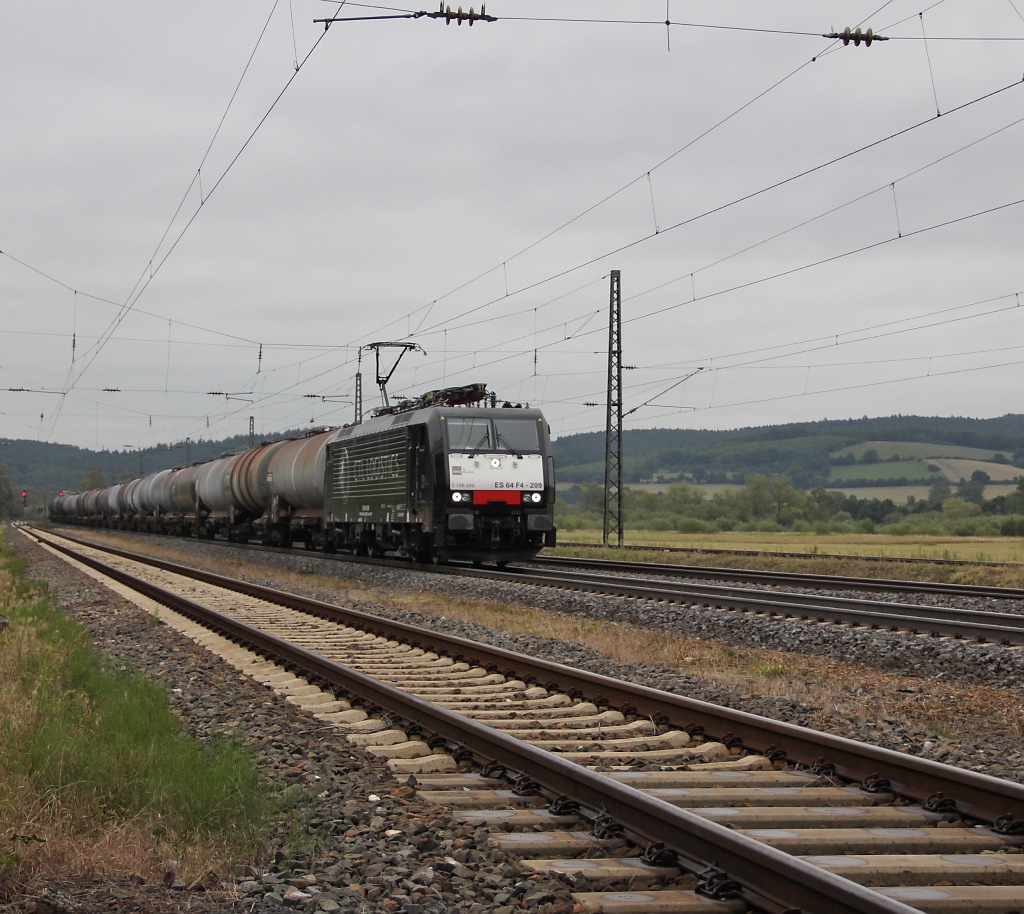 189 209 (ES 64 F4-209) der CTL Logistics mit Kesselwagenzug in Fahrtrichtung Sden. Aufgenommen am 03.07.2011 in Mecklar.
