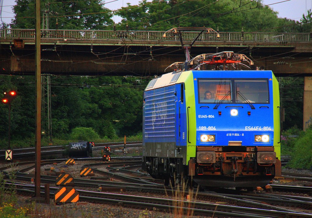 189 804 ES64F4-804 von PKP Cargo rangiert in Aachen-Wet in der Abendstimmung am 2.7.2012.