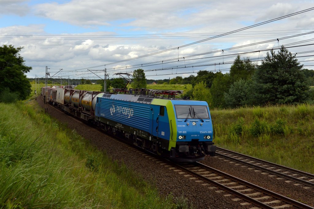 189 805 mit einem Containerzug am 20.07.2012 unterwegs bei Slubice.