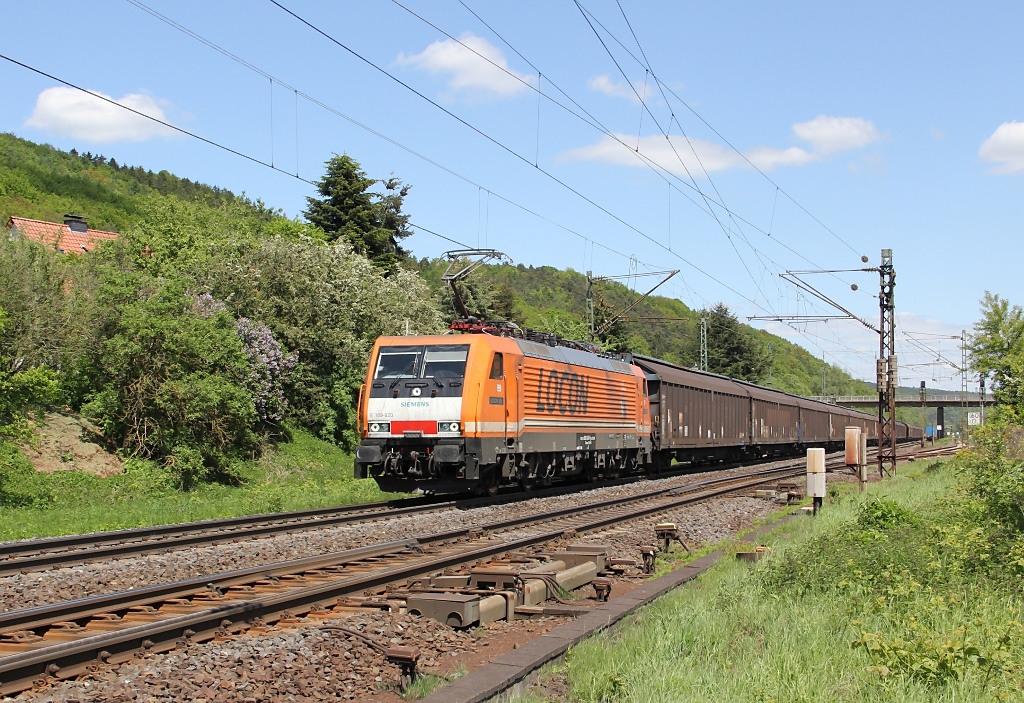 189 820-4 mit H-Wagenzug in Fahrtrichtung Sden. Aufgenommen am 17.05.2012 bei Mecklar.