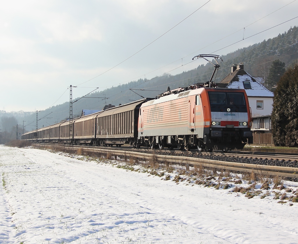 189 820 (Locon 501) mit H-Wagenzug in Fahrtrichtung Norden. Aufgenommen in Ludwigsau-Friedlos am 10.02.2013.