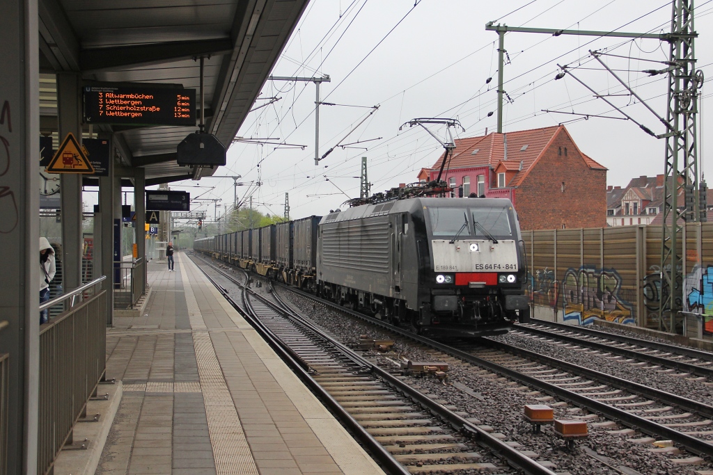 189 841 (ES 64 F4-841) mit Gz in Fahrtrichtung Seelze. Aufgenommen am 27.04.2013 in Hannover-Linden/Fischerhof.