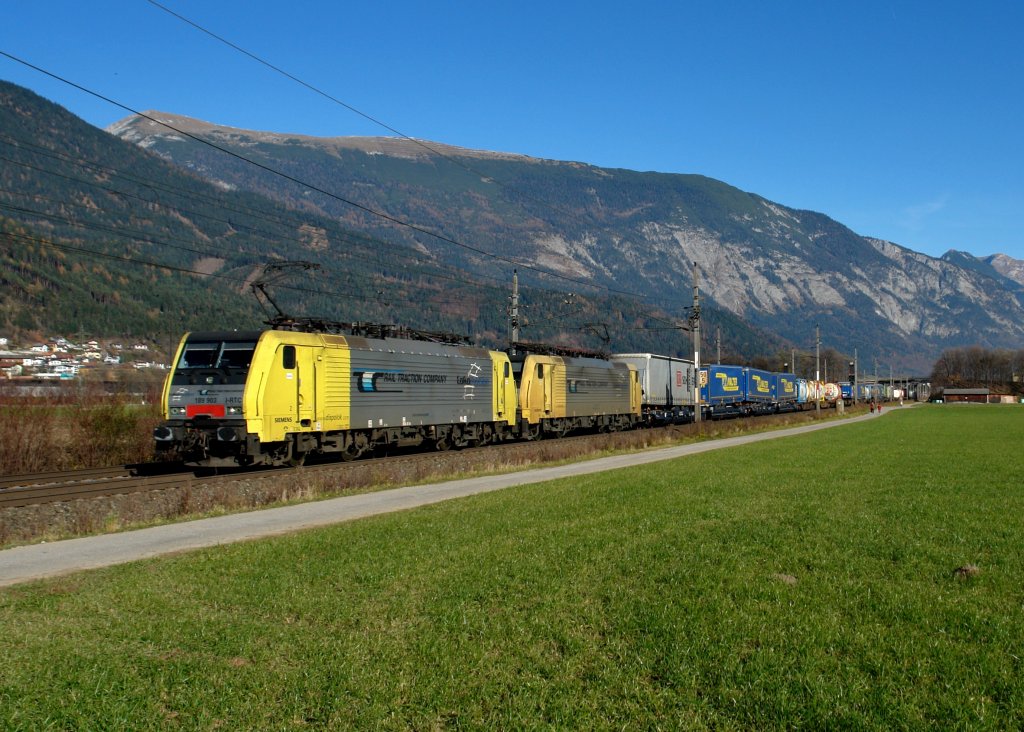 189 903 + 189 901 mit TEC 40537 von Ostrava nach Verona am 17.11.2012 bei Schwaz.