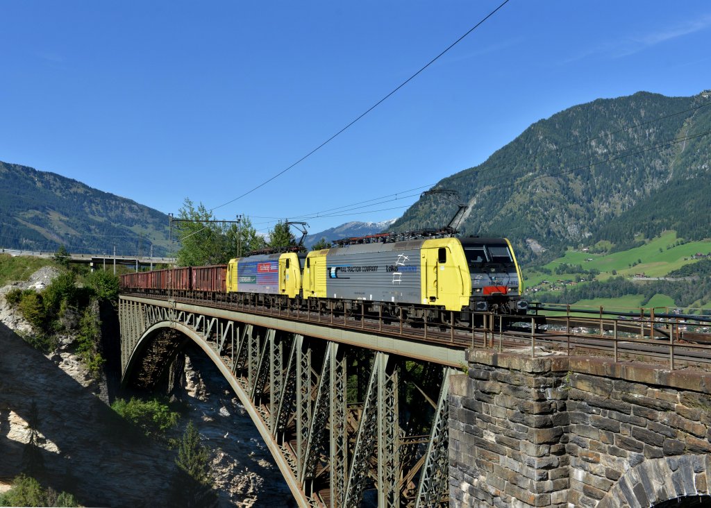 189 903 + 189 907 mit einem Schrottzug am 16.09.2012 auf der Angertalbrcke.