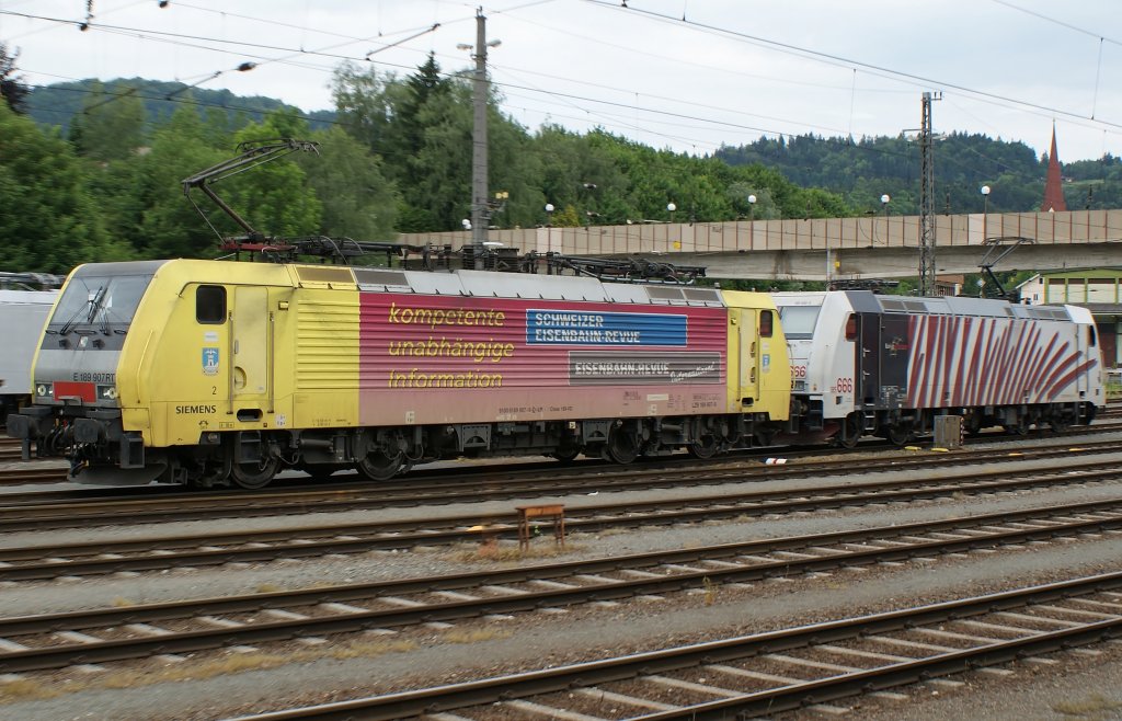 189 907-9 und 185 666-5 (Lokomotion) in Kufstein am 06.06.2012