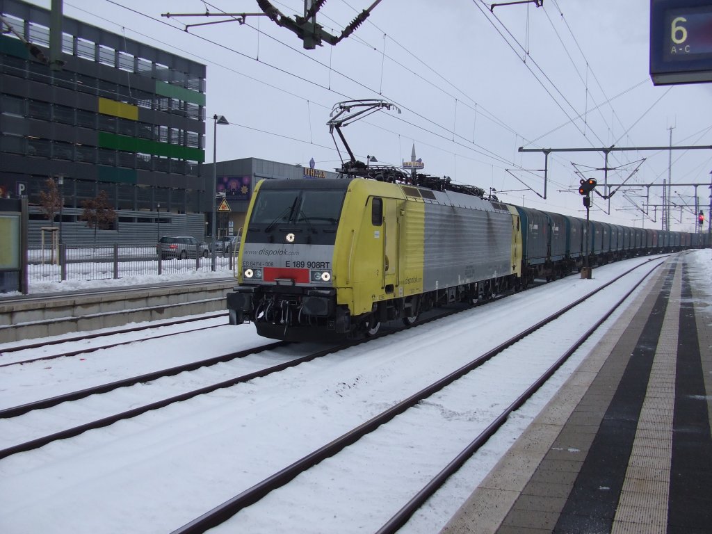189 908-7 (FS 64 F4-008) mit einem Gterzug durch Bielefeld. Aufgenommen am 07.12.2010.

