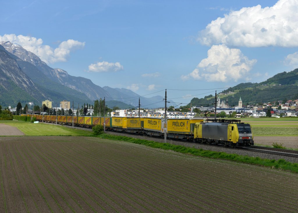 189 909 mit einem KLV am 19.05.2012 unterwegs bei Schwaz.