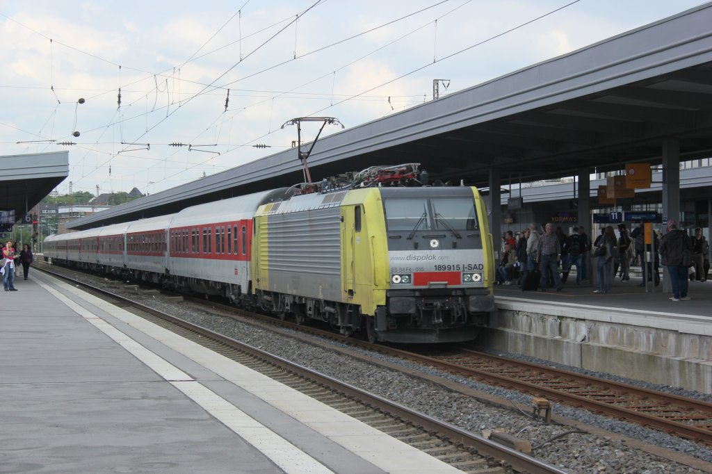 189-915 mit einem Nachtzug am 20.07.2012 in Essen Hbf.