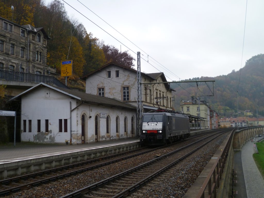 189 916 bei der Durchfahrt in Knigstein am 02.11.11.