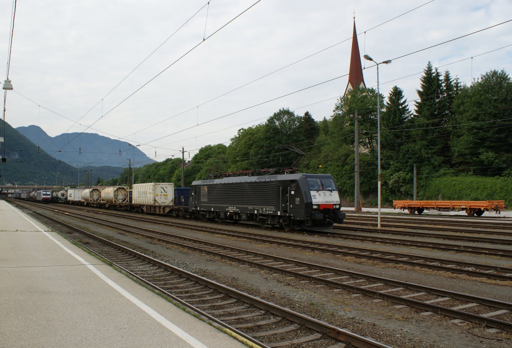 189 923-6 (TXL) bei der Ausfahrt in Kufstein am 06.06.2012