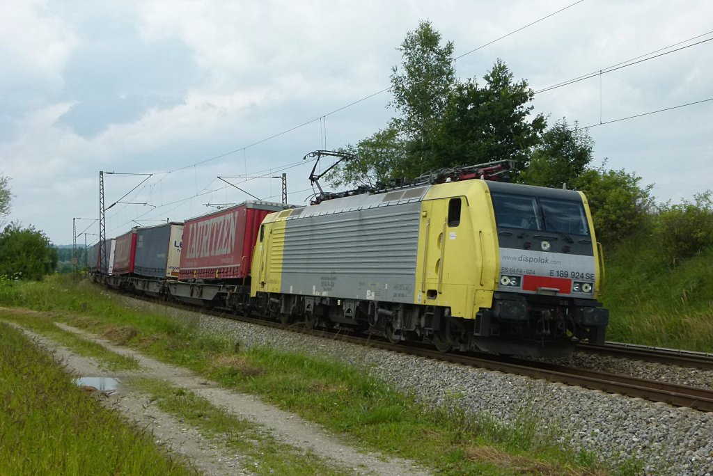 189 924 ist mit einem Containerzugam 30.07.2012 in Ostermnchen