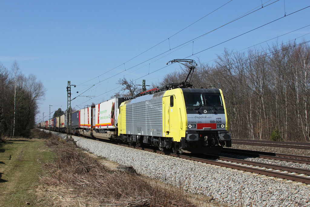 189 926 mit einem KLV Zug am 20.03.2011 in Haar.