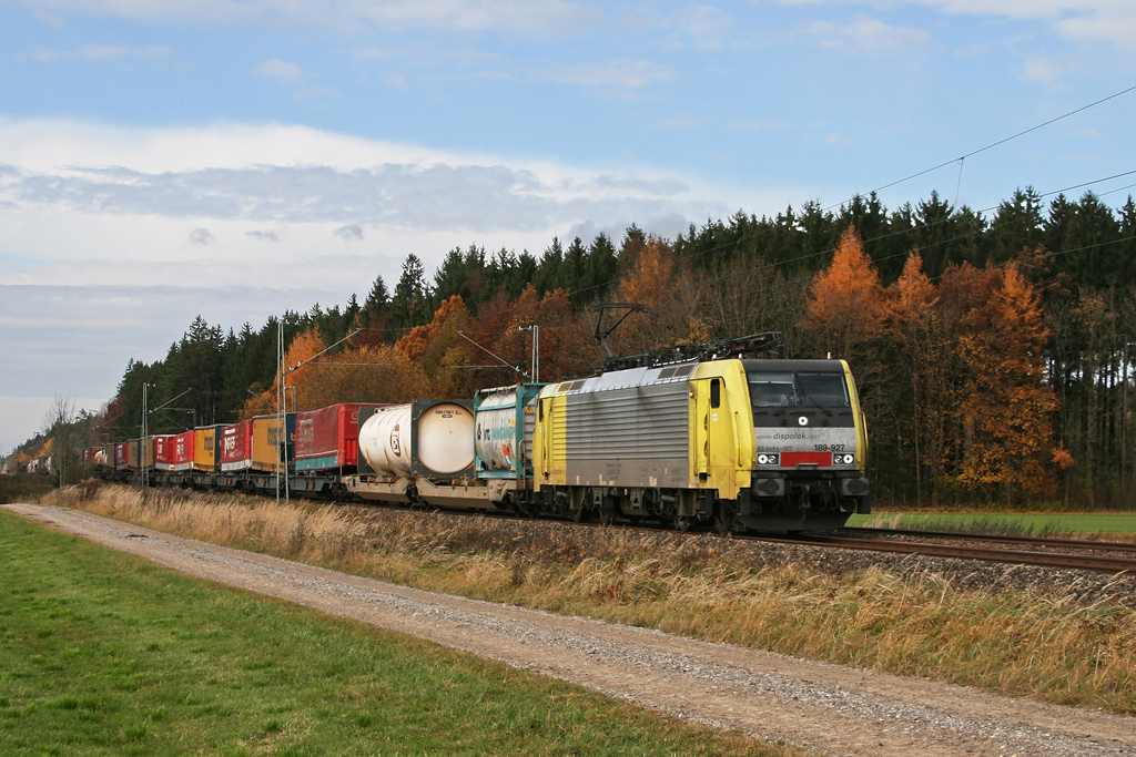 189 927 mit DGS 43101 am 03.11.2010 bei Sauerlach.