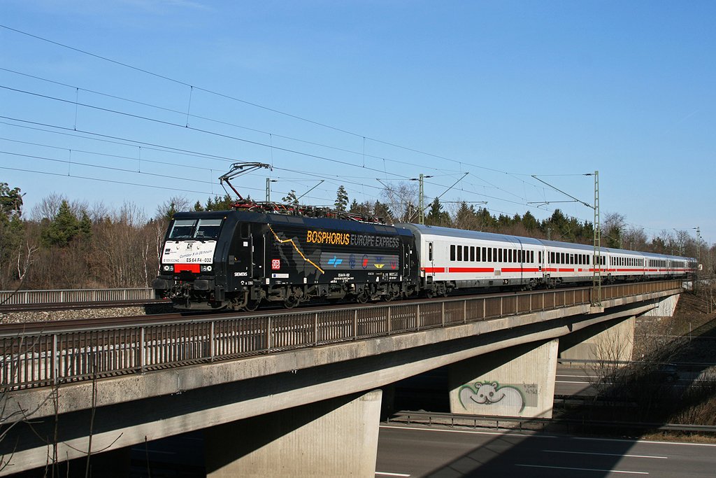189 932 mit EC 80 am 19.03.2010 zwischen Vaterstetten und Haar.