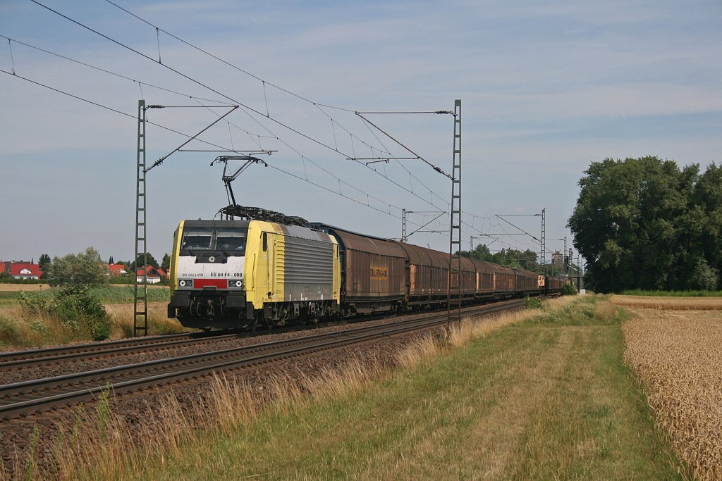 189 988 (ES 64 F4 - 088) mit DGS 47083 Dortmund-Obereving - Modena/I bei Riedstadt-Wolfskehlen. 12.07.11