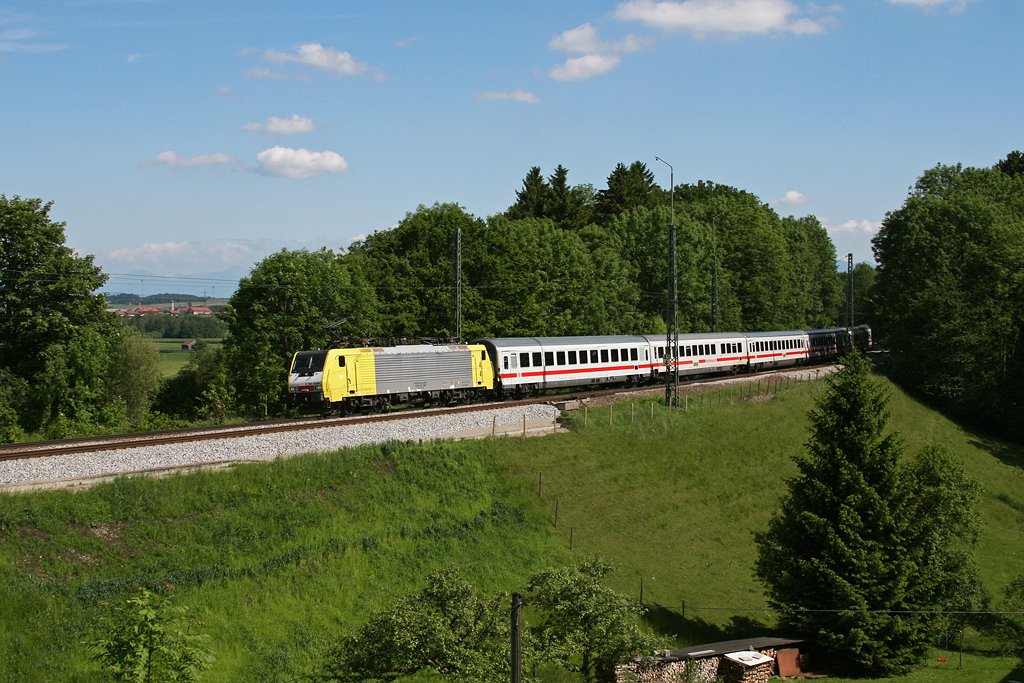 189 989 mit EC am 04.06.2010 in A�ling.