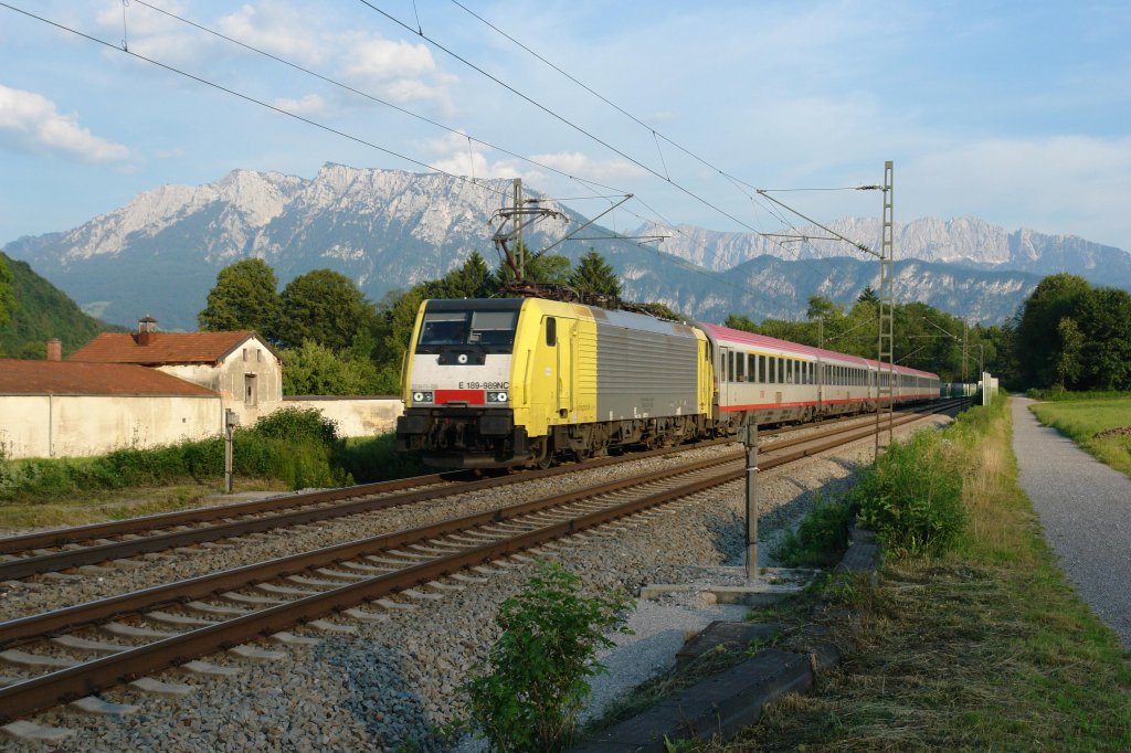 189 989 mit einem EC nach Mnchen Hbf am 26.06.2010 unterwegs bei Niederaudorf.