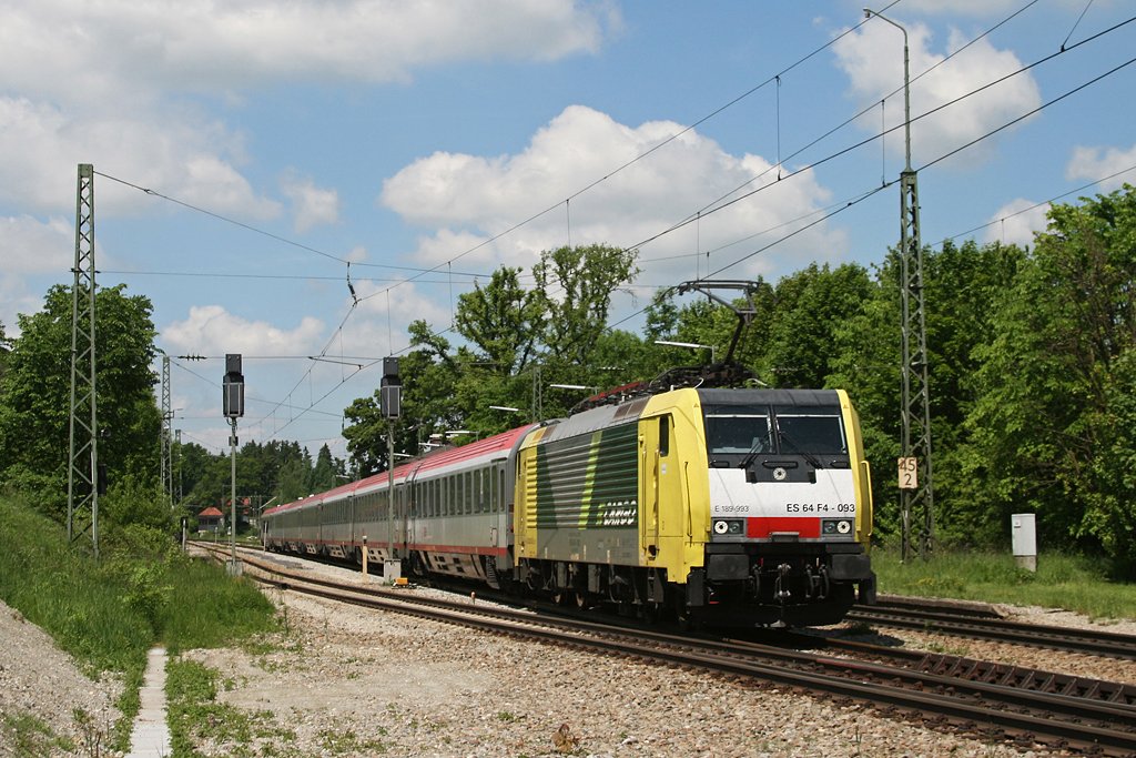 189 993 mit EC 89 am 04.06.2010 in A�ling.