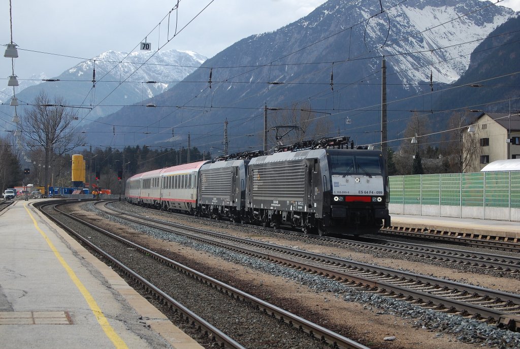 189 999 + 189 9xx mit dem 13 Minuten versp�teten EC 88 	Milano Porta Garibaldi - M�nchen Hbf, am 26.03.2010 in Brixlegg