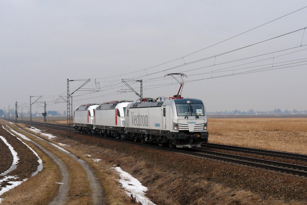 193 924 + 183 716 + 183 717 am 22.02.2012 unterwegs zwischen Stephansposching und Plattling.