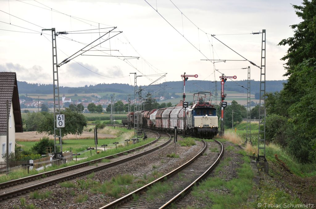 194 178 mit Fotozug am 29.07.2012 bei der Einfahrt in Mttingen