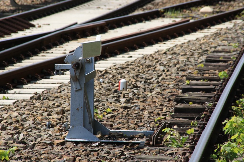 19.5.2012 S-Bahn Kehre Bernau. Grenzzeichen und Fahrsperre bzw. Streckenanschlag, genauer: Rangiergleisanschlag