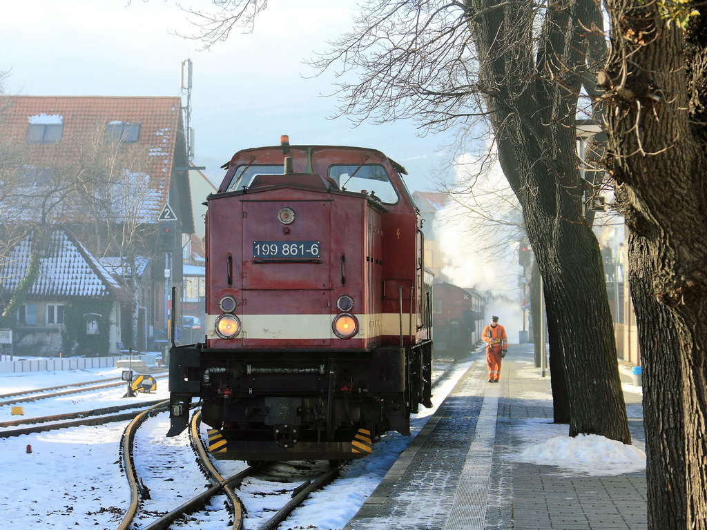 199 861-6 am 28. Januar 2013 bei Rangierarbeiten im Bahnhof Wernigerode.