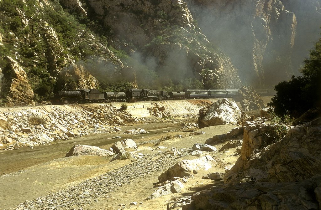 19B-1412 + GMAM-4122  bei Toorwater  29.08.01