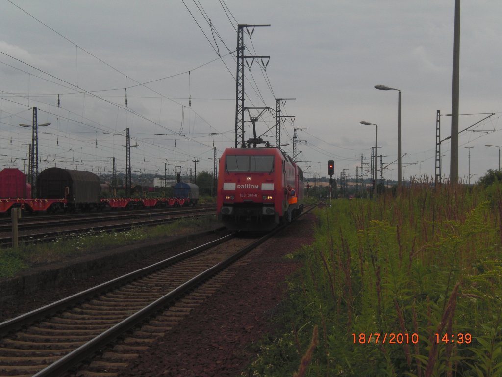 2 E-Loks beim Rangieren in Dresden-Friedrichstadt. Der Lokfhrer stieg von der hinteren Lok in die vordere Lok um.
