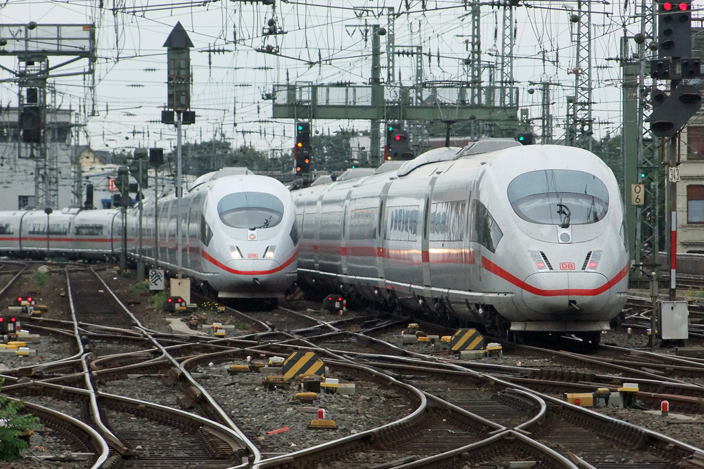 2 ICE3 in Kln auf dem Gleisvorfeld 19.9.2010