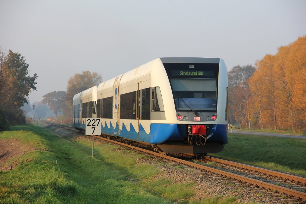 2 UBB-Triebwagen der Baureihe 646 auf dem Weg nach Stralsund am 5.11.2011