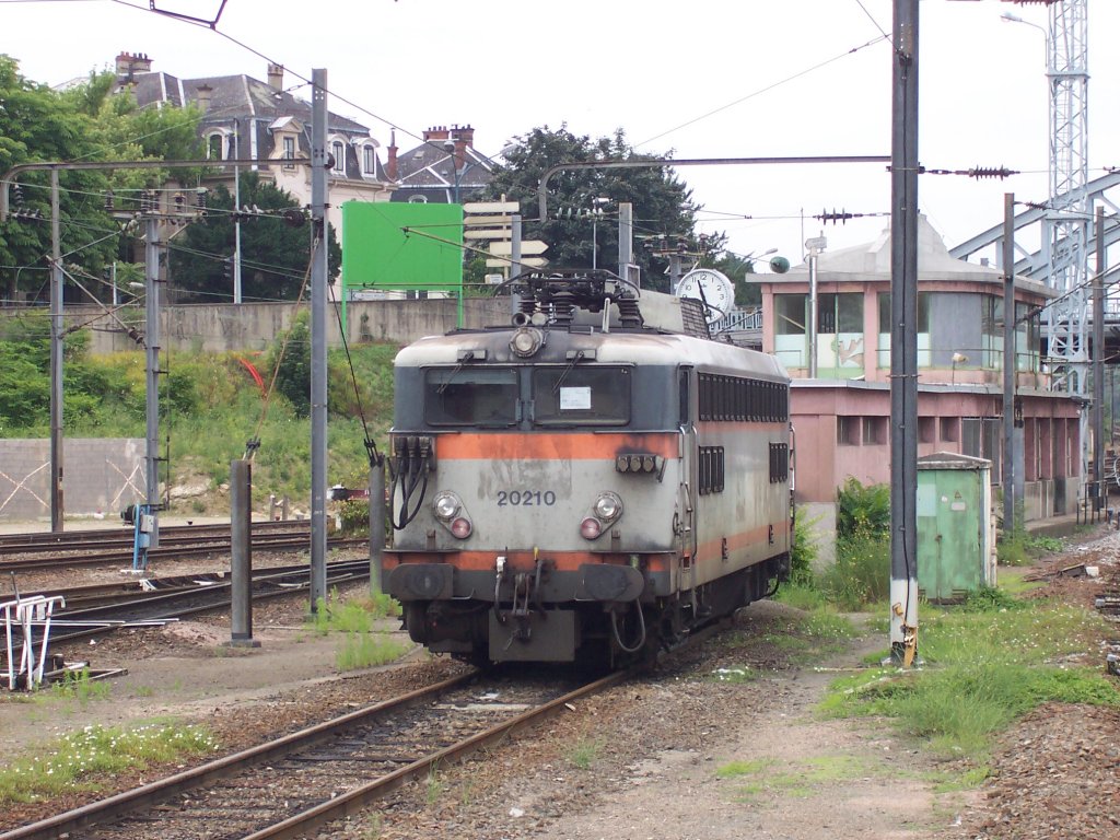 20 210 steht abgestellt in Mulhouse am 09.07.2006