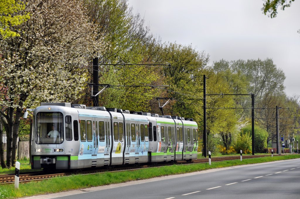 2000er als Linie 1 bei Sarstedt (01.05.2013)

