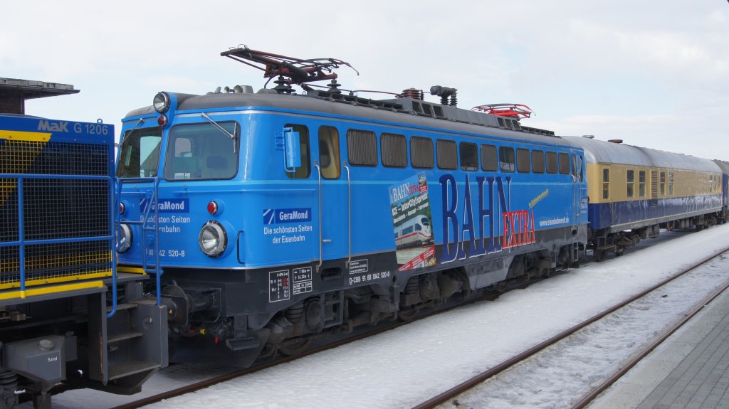20.02.2010 Bockenhexe von Kln nach Wernigerode Die Lok mit Bahn Extra Werbung strahlte in der Sonne,sie stand auf dem Durchfahgleis 3 DB in Wernigerode.