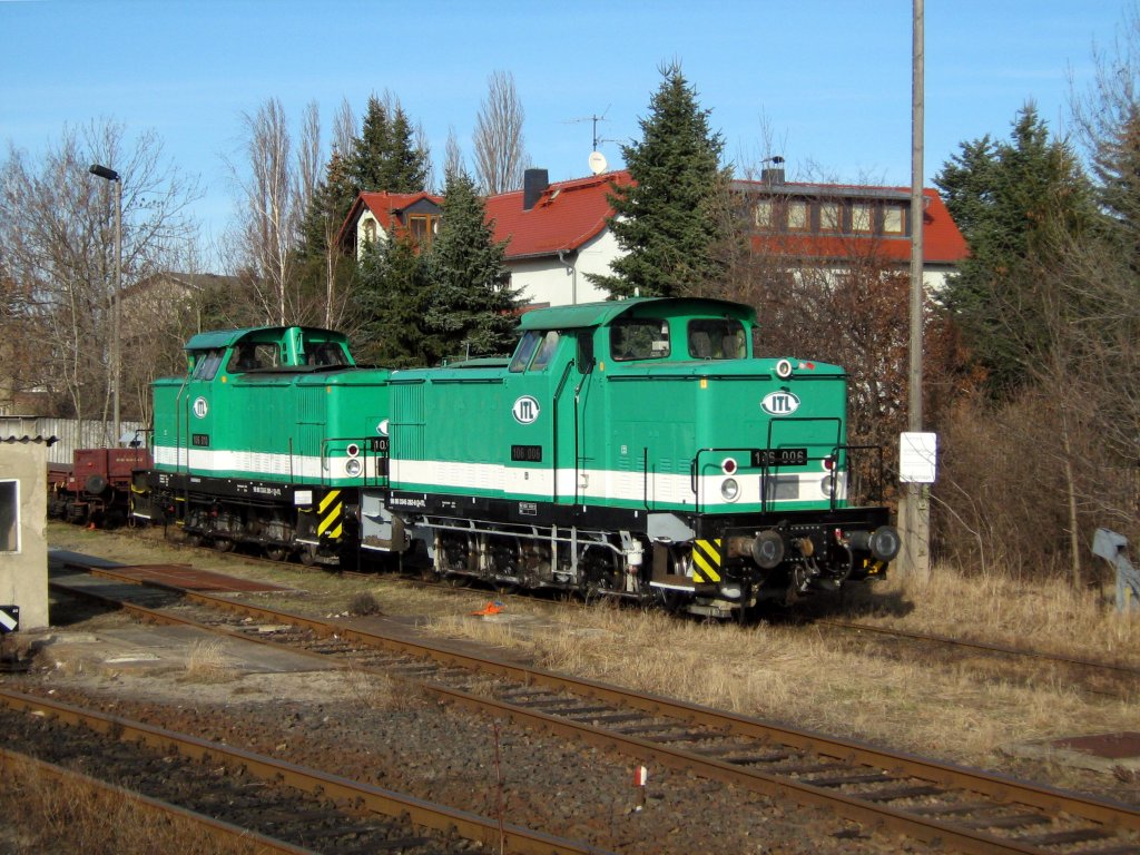 2012-03-03 ITL 106 106 und 106 110 bei der Wochenendruhe im  ITL-Heimat-Bw  Kamenz