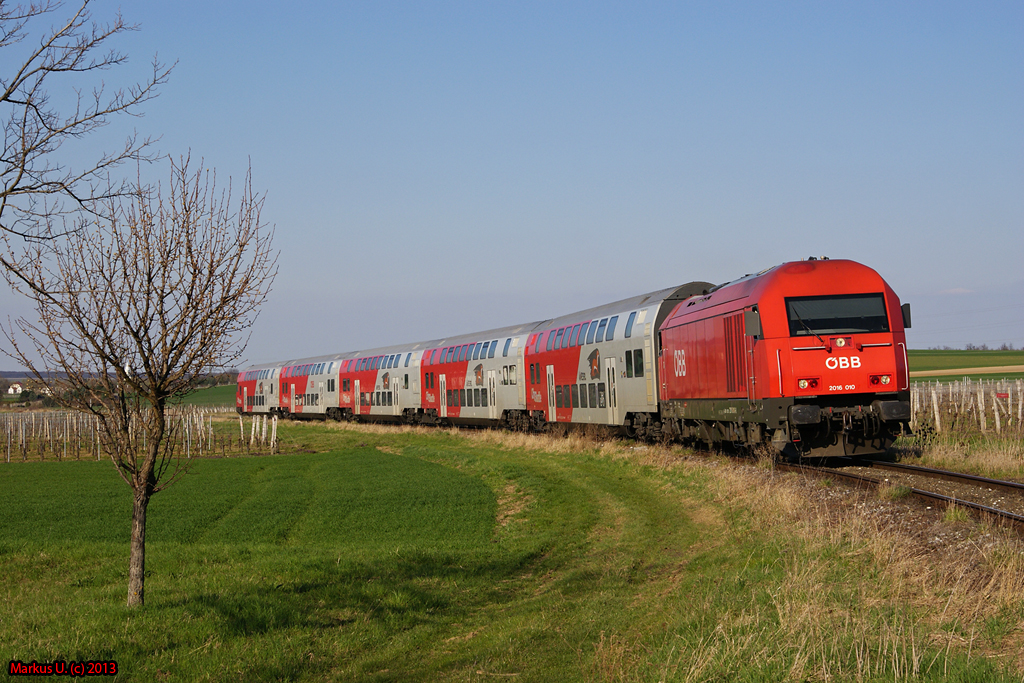 2016 010 mit REX7749 (Wien Meidling - Neckenmarkt-Horitschon) am 15.04.2013 bei Unterpetersdorf.