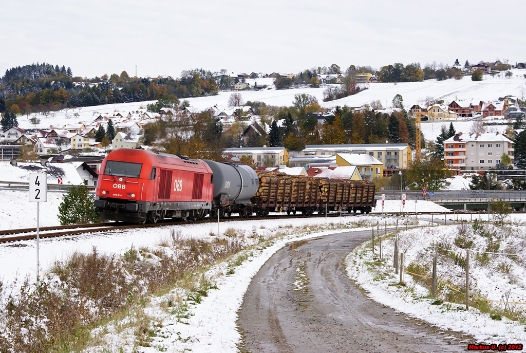2016 014 fhrt mit VG77266 durch das winterliche Pinkatal von Oberwart nach Friedberg. Pinggau, 29.10.2012