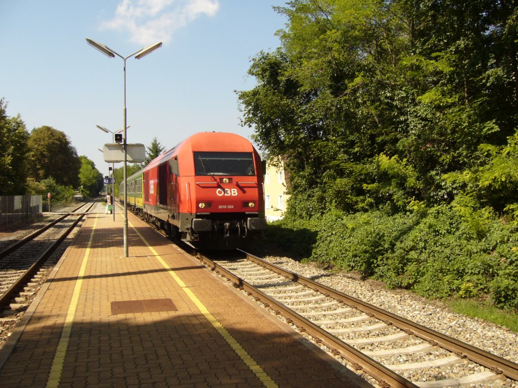 2016 024 im Bahnhof Bad Sauerbrunn in Fahrrichtung Sopron nachmittags, August 2010