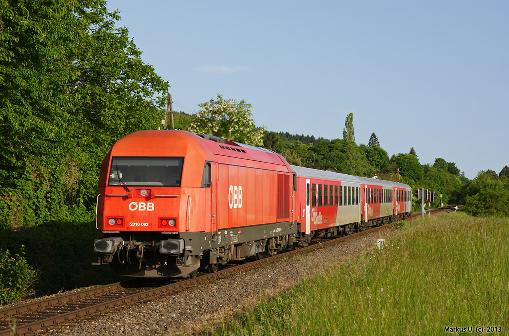 2016 062 mit REX1814 (Neckenmarkt-Horitschon - Wien Meidling) am 19.05.2013 zwischen Wiesen-Sigle� und Bad Sauerbrunn.