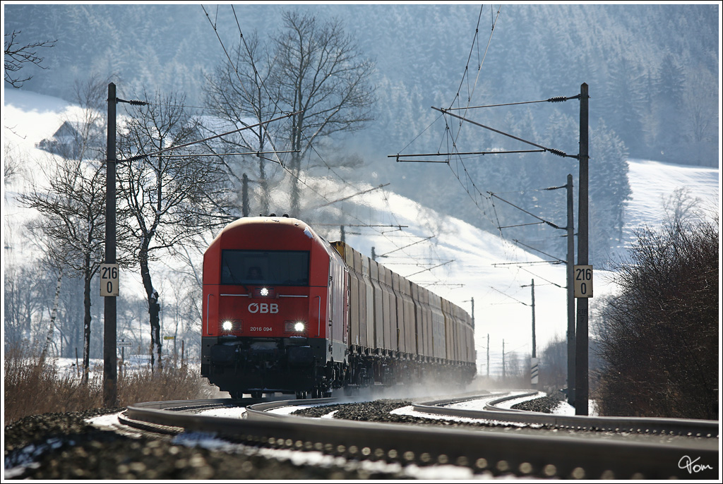 2016 094 fhrt mit einem Innofreight-Leerzug von Pls nach St. Michael. 
St.Lorenzen 23.02.2013