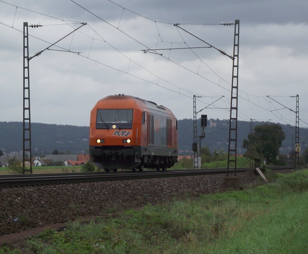 2016 907 der RTS ist am 8. September 2011 als Tfzf bei Plling Richtung Nrnberg unterwegs.