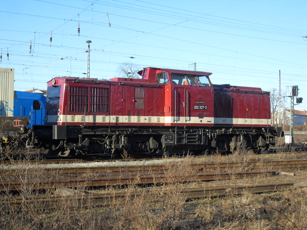202 327 (203 227)stand am 06.03.2011 in Stendal.