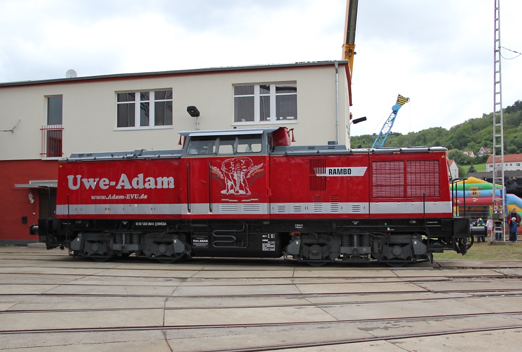 202 364-6  Rambo  vor der Instandsetzungshalle. Aufgenommen am 23.07.2011 am Tag der offenen Tr bei Uwe Adam in Eisenach.