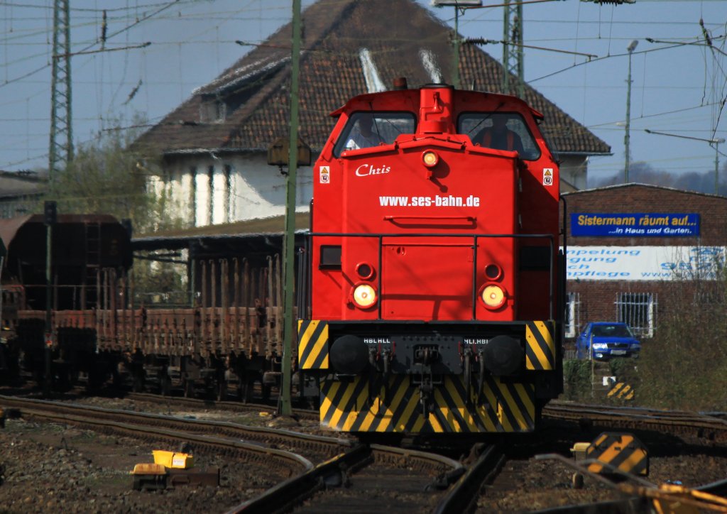 202 535-1  Chris  von SES zieht am 28.03.2011 einen Bauzug aus Aachen West.
