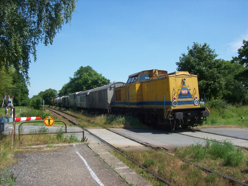 203 303-3 & 203 311-6 mit dem Unkraut Vernichtungszug auf der Strecke Zeitz - Leipzig unterwegs hier in Grodalzig 18.06.2010