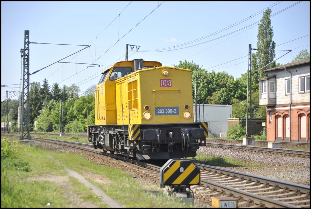 203 308-2, fhrt am 21.05.10 in Lehrte.
