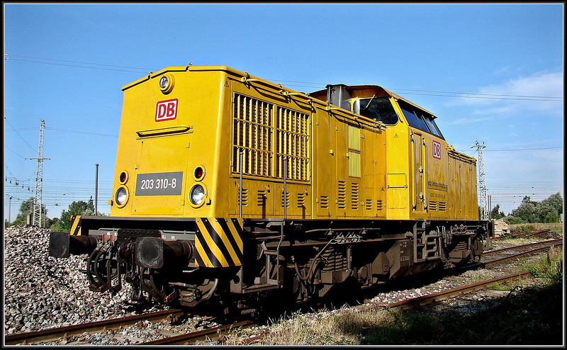 203 310-8 abgestellt im Hbf Stralsund. am 02.08.12 