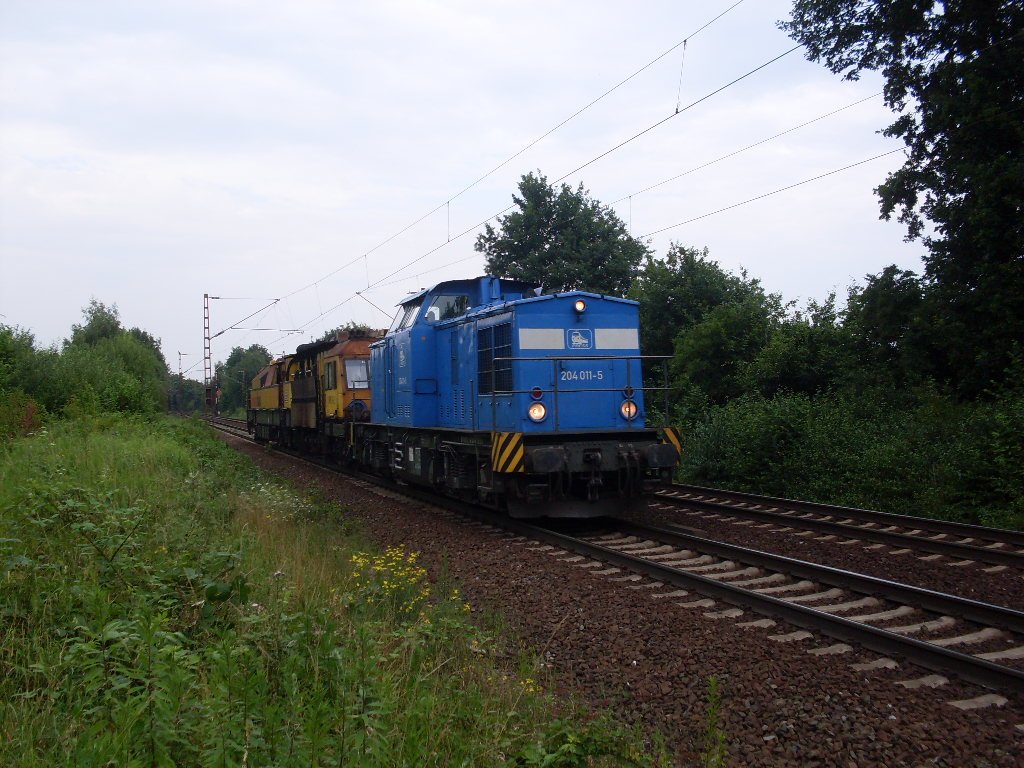 204 011 von Press mit einer Stopfmaschine in Hannover Limmer