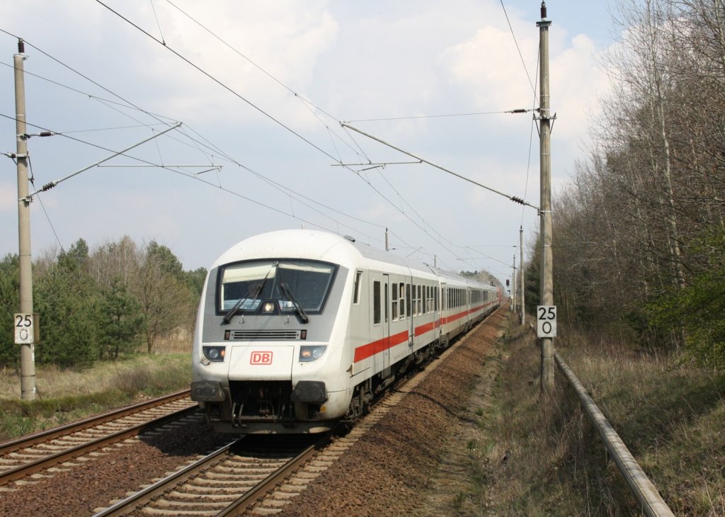 20.4.12 IC 2356 mal wieder links nach Bernau. Grund: Liegengebliebener Arbeitszug im Gleis Biesenthal - Bernau.