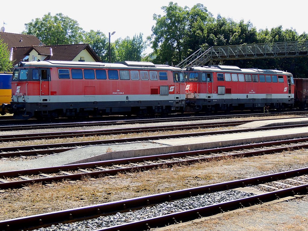 2043 034-4 kommt der defekten 2043 016-1 zu Hilfe, und wird nun die Zugleistung G68807 von Ried nach Wels durchf�hren; 120820